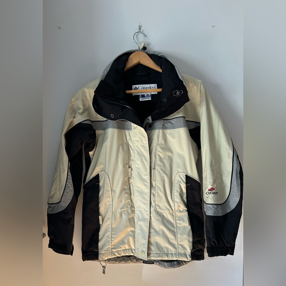 LIKE NEW!!Columbia Women's Cream and Black Jacket. Size: Small